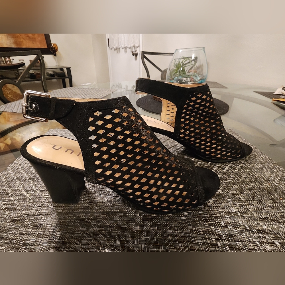 Unisa heels size 10